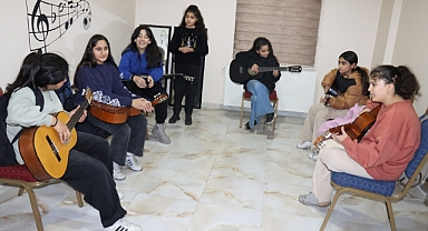 Şanlıurfa Büyükşehir Belediyesi Vatandaşları Sanatla Buluşturuyor