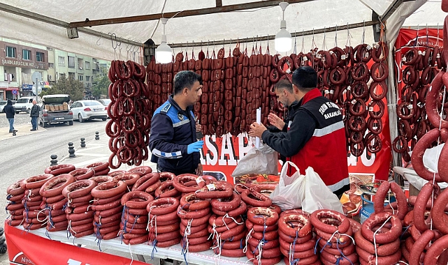 Şanlıurfa Büyükşehir Belediyesi Zabıtasından Sahte Sucuk Operasyonu