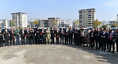 Şanlıurfa’da iş insanları bağışladı! Araçlar jandarmaya teslim edildi!