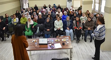 Siverek'te anne ve anne adaylarına belediyeden seminer