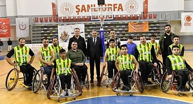 Vali Şıldak, Muş Maçında Şanlıurfalı Sporcuları Yalnız Bırakmadı