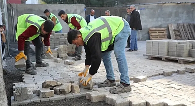 Viranşehir'de deforme yollar yenileniyor