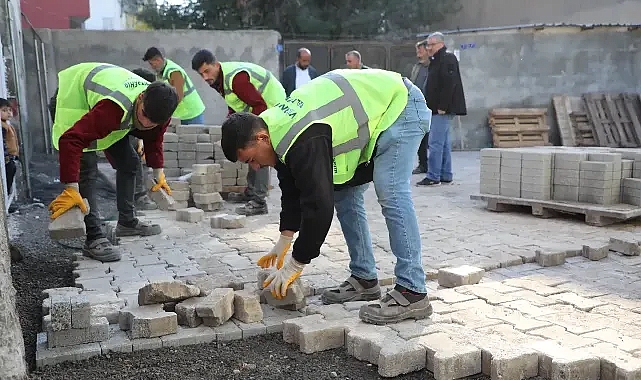 Viranşehir'de deforme yollar yenileniyor