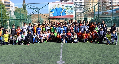 Başkan Nihat Çiftçi’den Futbol Turnuvasındaki Çocuklara Destek Ziyareti