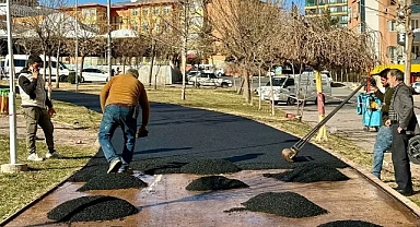 Büyükşehir çalışma başlattı! Turgut Özal Parkı’nda yürüyüş yolları yenileniyor