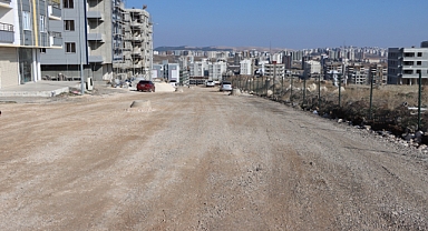 Şanlıurfa Büyükşehir Belediyesi yol ağını güçlendirmeye devam ediyor!