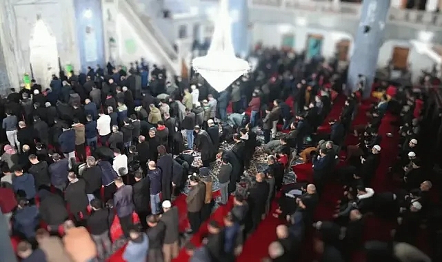 Şanlıurfa'da kandil coşkusu yaşandı