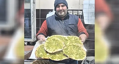 Trend oldu! Urfalı fırıncı ‘Dubai lahmacunu’ yaptı!