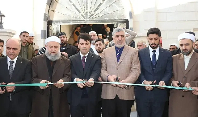 Yeşil Kubbe Cami İbadete Açıldı