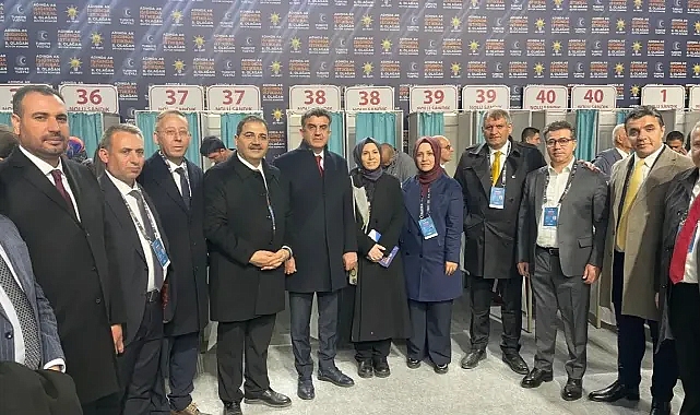 AK Parti Urfalı Delegelere Saat Hediye Etti