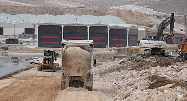 Büyükşehir Belediyesi, Mobilyacılar Ve Gıda Sitelerine Ulaşımı Kolaylaştırıyor