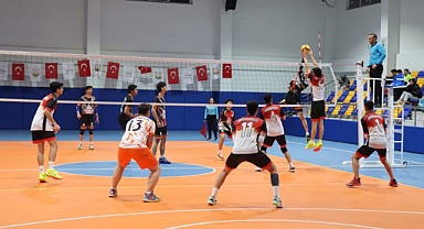 Büyükşehir Belediyesi Voleybol A Takımı Filede Lider