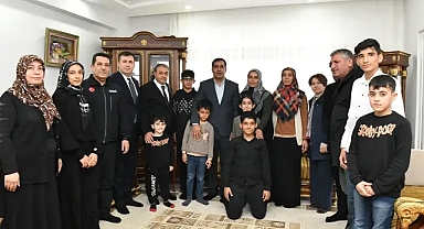 Depremde yakınlarını kaybettiler! Şanlıurfa Valisi Şıldak ziyaret etti!