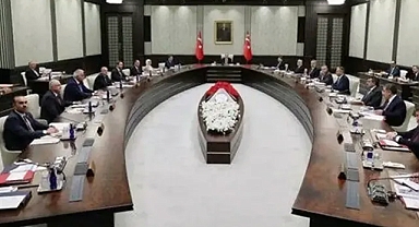 Gazeteci Çelik’ten flaş iddia! Kabinede 5 bakan değişecek!