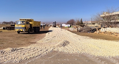 Gölcük Mahallesi’nde Yol Seferberliği Başladı.