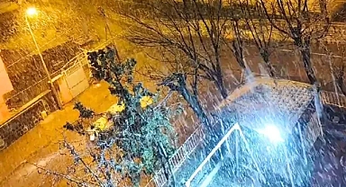 Urfa'da kar yağışı başladı!