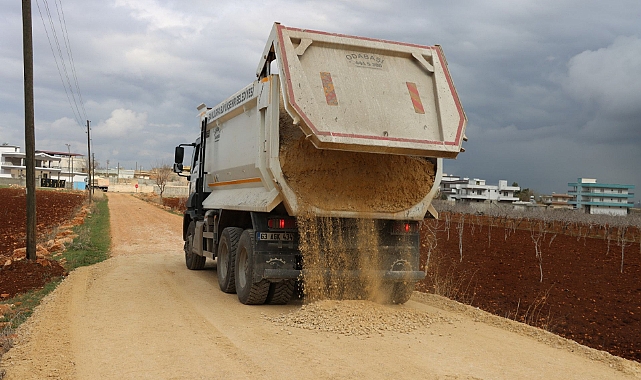 Büyükşehir 'den Bozova kırsalında yol seferberliği