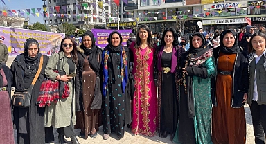 Halfeti’de 8 Mart Mitingi: “Kadın Kırımına İsyan Ediyor, Özgürlüğe Yürüyoruz”