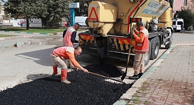Haliliye'de Üstyapı Hamlesi: Sıcak Asfalt İle Yollar Onarılıyor