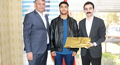Milli Sporcu Muhammed Bilal Okay'dan Başkan ve Kaymakama Ziyaret
