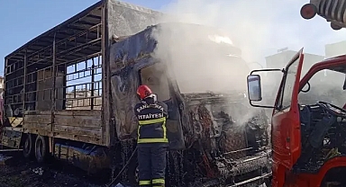 Şanlıurfa’da korkutan yangın! Büyük araç küle döndü!