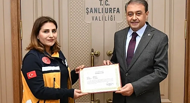 Şanlıurfa’da yönlendirmesiyle bebeği hayata döndürdü! Vali Şıldak tebrik etti!