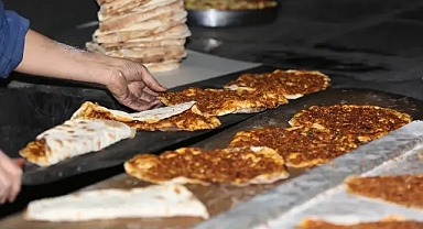 Şanlıurfa Lahmacunu, Ramazan'da Sahur ve İftar Sofralarının Vazgeçilmezi Oldu!