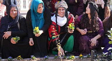 Suruç Belediyesi 8 Mart Kadın Parkı Açılışını Gerçekleştirdi