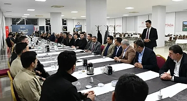 Vali Şıldak, valilik çalışanları ile iftarda bir araya geldi