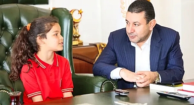 Başkan Özyavuz, Koltuğunu Minik Zeynep'e Devretti