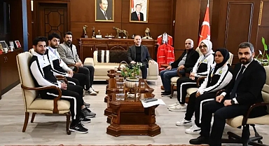 Harran Üniversitesi Sporcularından Bilek Güreşi Türkiye Şampiyonasında Büyük Başarı