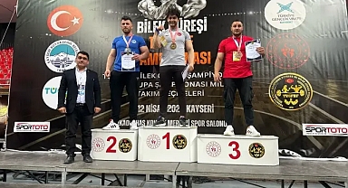 Şanlıurfa Bilek Güreşinde Türkiye'ye Gücünü Gösterdi