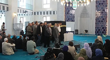 Şanlıurfa’da hacı adayları temsili tavaf yaptı