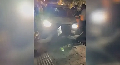 Şanlıurfa’da kontrolden çıktı! Elektrik direğine çarptı!