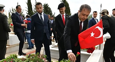 Vali Şıldak, Kurtuluşun 105 'inci Yılında Çelenk Sunma Törenine Katıldı