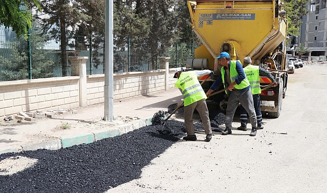 Haliliye Belediyesi’nden Veysel Karani Mahallesi’ne Sıcak Asfalt Çalışması