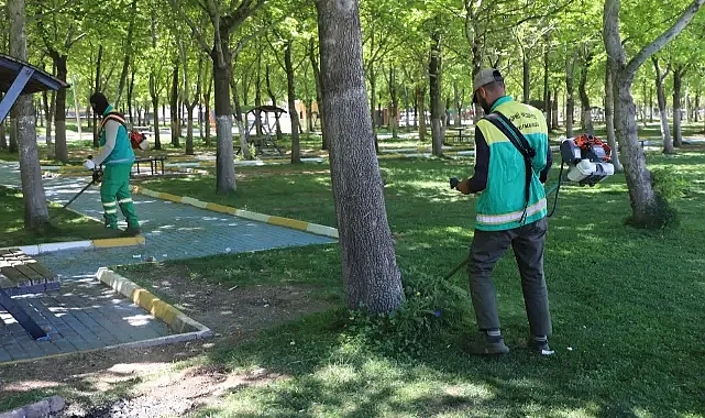 Karaköprü'de parklar yaza hazırlanıyor