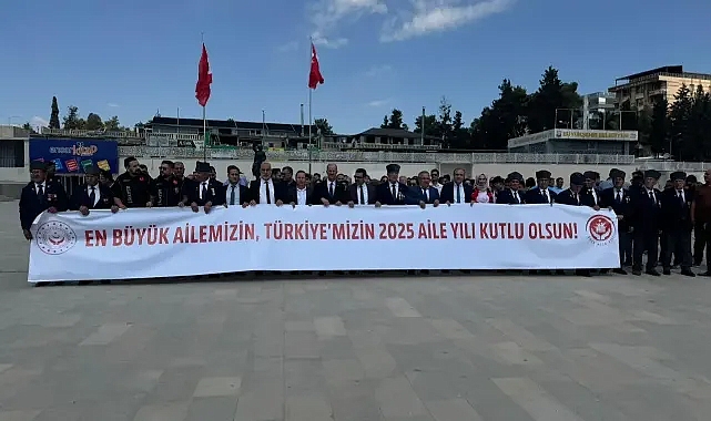 Şanlıurfa’da “En Büyük Ailemiz, Türkiye’miz” Temalı Kortej Yürüyüşü Düzenlendi
