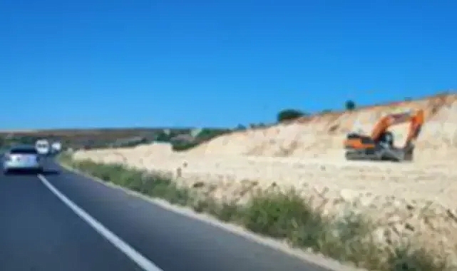 Şanlıurfa’da ölüm yolu olarak biliniyor! Yapımı başladığı gibi durdu!