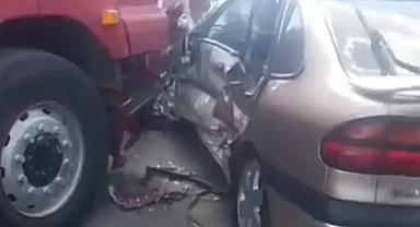 Şanlıurfa’da TIR ile otomobil çarpıştı!