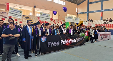 Şanlıurfa Sosyal Bilimler MYO Mezuniyet Törenine İsrail Protestoları Damga Vurdu