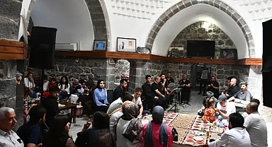 Üniversiteye Hazırlanan Gençlere Moral Etkinliği