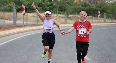 Yüzlerce sporsever Karaköprü’de yarıştı