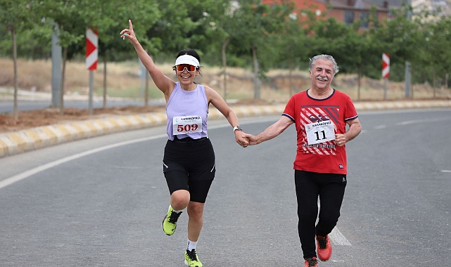 Yüzlerce sporsever Karaköprü’de yarıştı