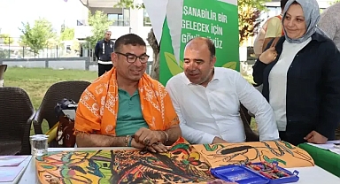“Çevreyi Kirleten İsrail” Tablosuyla Gazze’ye Sanatla Destek