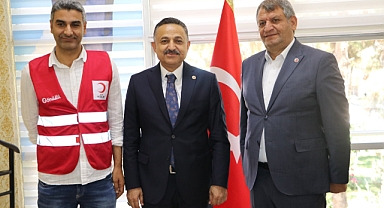 Milletvekili Hikmet Başak’tan Kızılay’a Kurban Bağışı