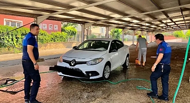 Şanlıurfa’da semt pazarında araç yıkayanlar dikkat!