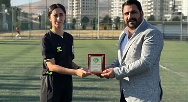 Şanlıurfaspor’dan Kadın Hakemlere Teşekkür Plaketi