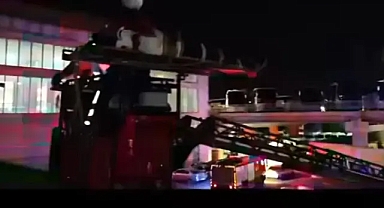 Urfa'da ilginç kaza: Otogarın çatısına düştü