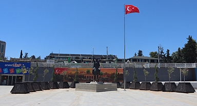 Büyükşehir Belediyesi’nden Topçu Ve Rabia Meydanları’na Estetik Dokunuş